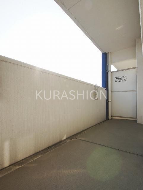 バルコニー　別部屋の写真になります。