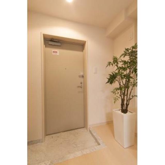 玄関　※写真は同タイプ住戸です。