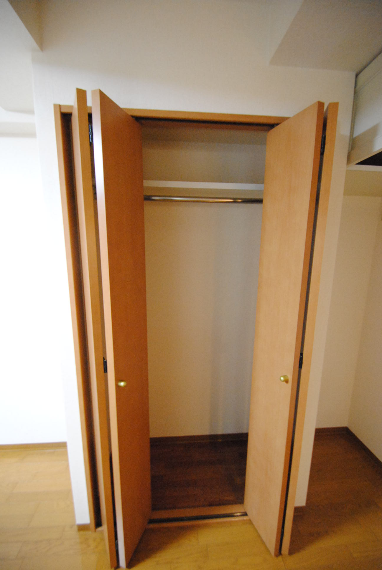 収納　奥行のあるクロゼット