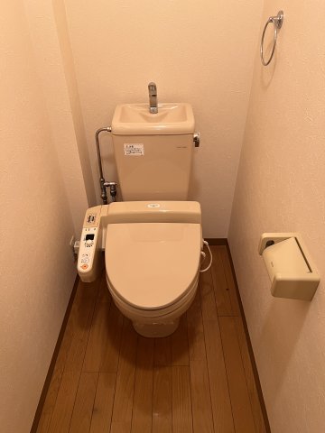 トイレ　※別号室の室内写真です。