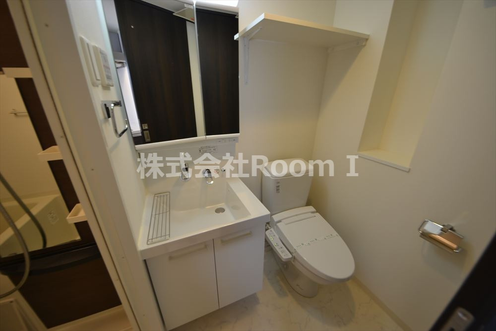 トイレ　落ち着いたトイレです