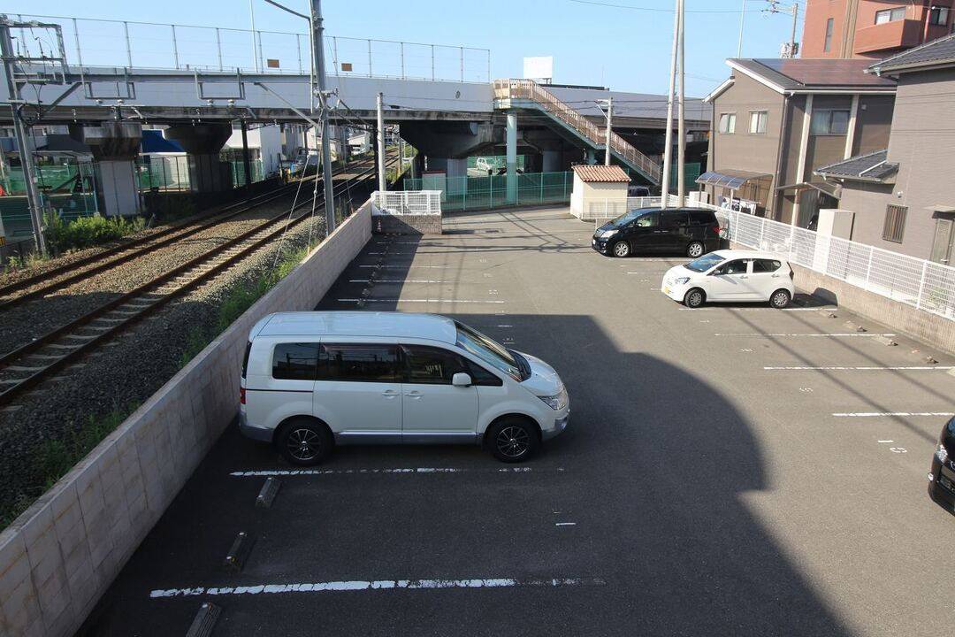 駐車場　駐車場