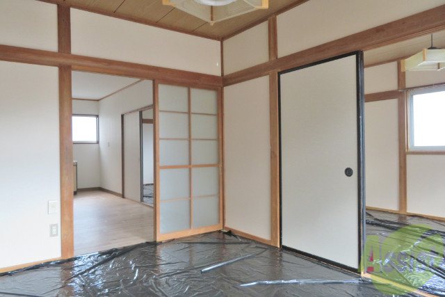 居室・リビング　各部屋繋がっており風通しも中々。