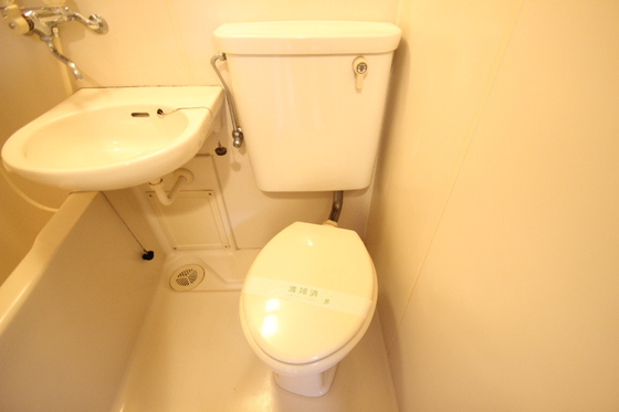 トイレ　※別の号室のお部屋になっております。