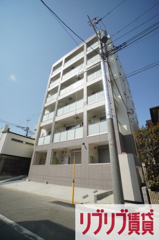 千葉市中央区新田町のマンションの建物外観