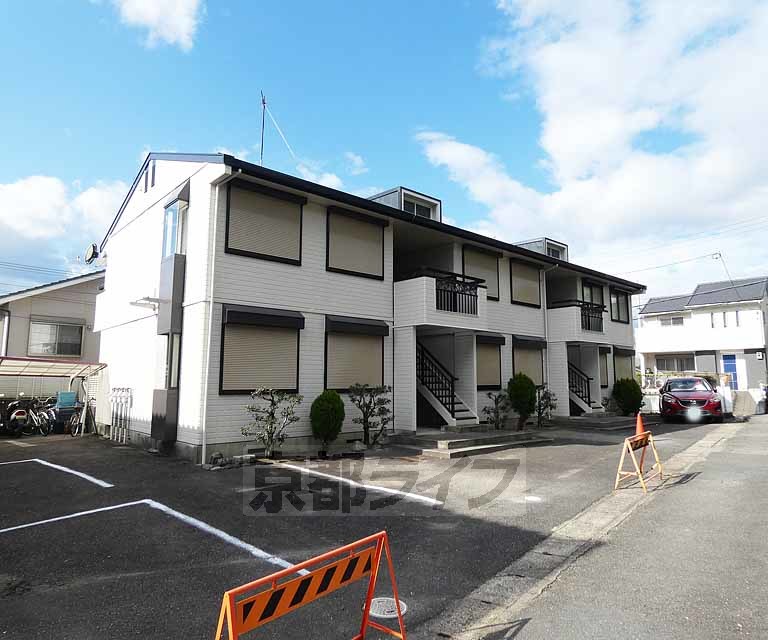 京都市伏見区深草開土町のマンションの建物外観