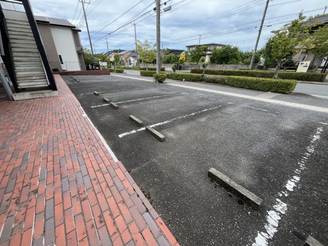 【大網白里市みどりが丘のアパートの駐車場】