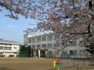 【久留米市東櫛原町のマンションの小学校】