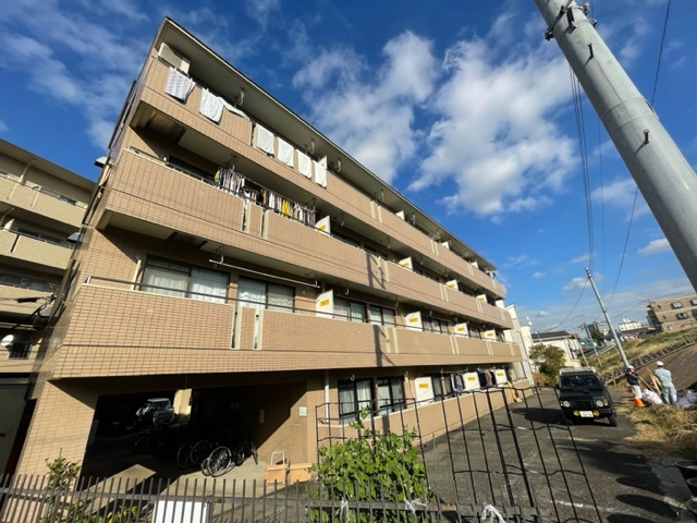 川崎市高津区溝口のマンションの建物外観