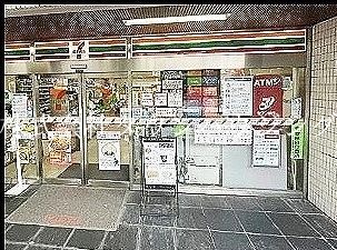 【港区西麻布のマンションのコンビニ】