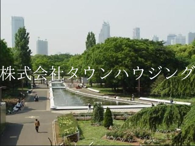 【港区西麻布のマンションの公園】