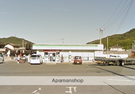 コンビニ　ファミリーマート（コンビニ）まで524m