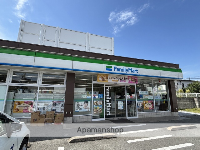 コンビニ　ファミリーマート龍神橋通り店（コンビニ）まで421m