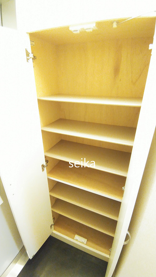 玄関　同タイプ室内