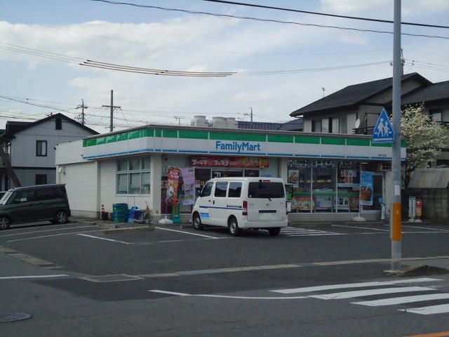 【岡崎市宇頭北町のアパートのコンビニ】