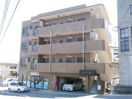 鹿児島市田上台のマンションの建物外観