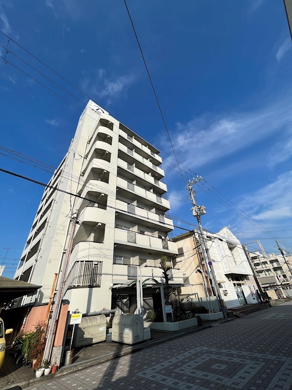 姫路市広畑区東新町のマンションの建物外観