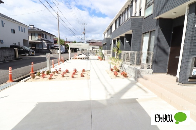 【近江八幡市八幡町のアパートのエントランス】