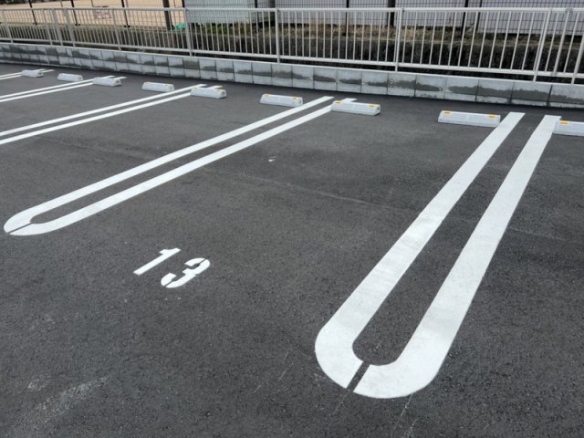 【加西市下宮木町のアパートの駐車場】