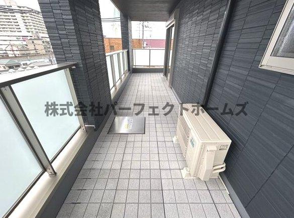 バルコニー　広々としたバルコニーです