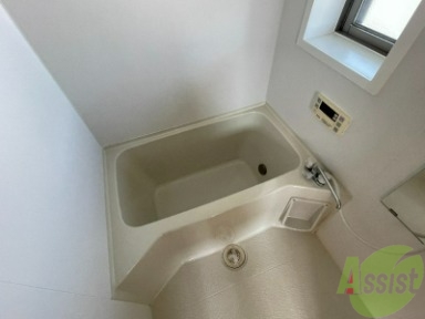 バス・シャワールーム　追焚機能が付いているので、いつでも温かいお風呂に入れますね。