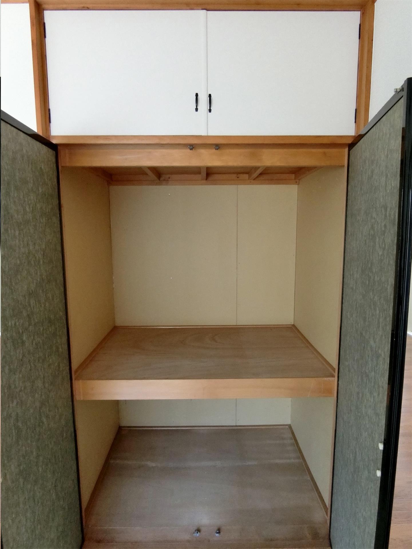 収納　天袋付きの収納っは奥行きも十分あります