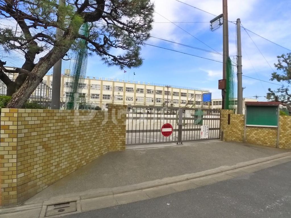 小学校　足立区立東伊興小学校（小学校）まで680m