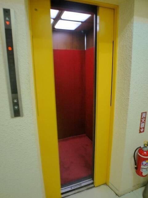 その他共有部分　エレベーター付なので、たくさんお買い物しても安心ですね♪