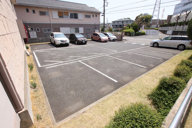 駐車場　駐車場（要空き確認）