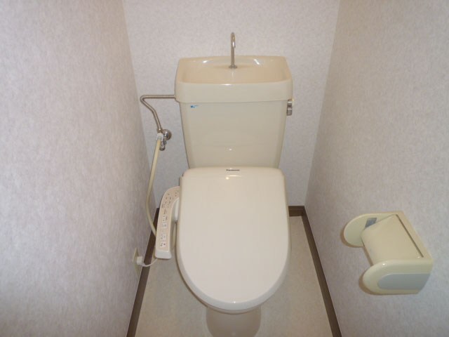 トイレ　類似室内