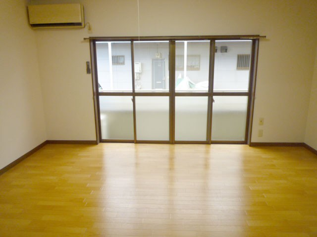 居室・リビング　類似室内