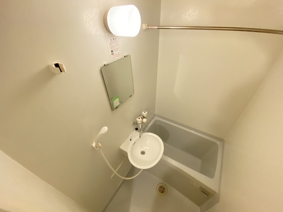 バス・シャワールーム　※別部屋の写真です