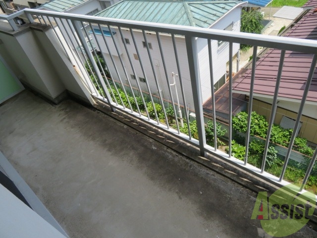 バルコニー　朝日が当たるバルコニーで家庭菜園などはいかがでしょうか