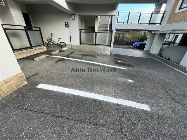 駐車場　駐車場