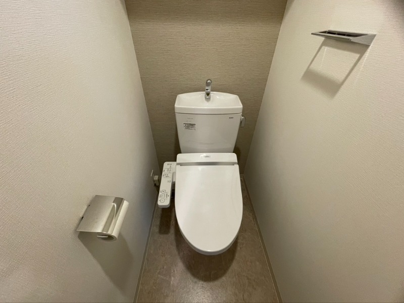 ＪＲ東西線 大阪天満宮駅 徒歩2分 12階建 築11年のトイレ写真