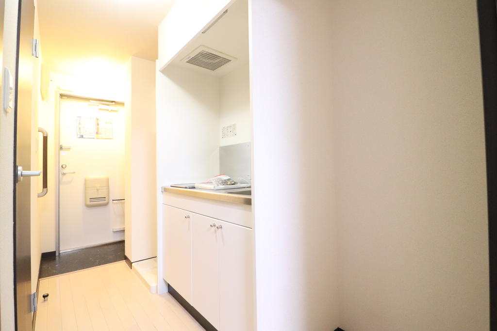 その他部屋・スペース　洋室から玄関です★