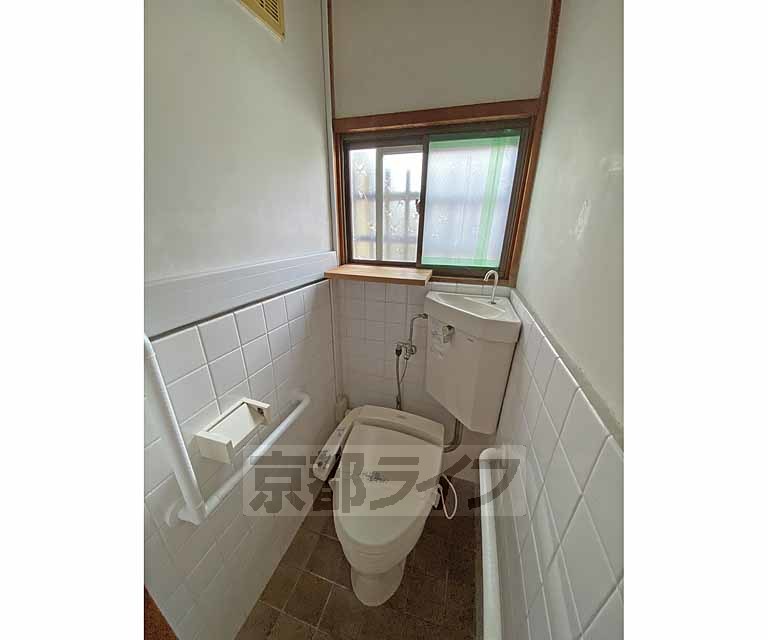 トイレ　洗浄機能付きトイレです。