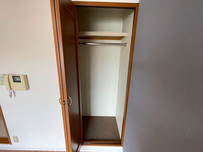 収納　奥行十分の収納スペース。