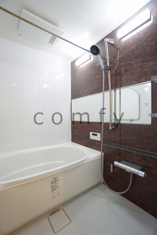 バス・シャワールーム　バスルーム