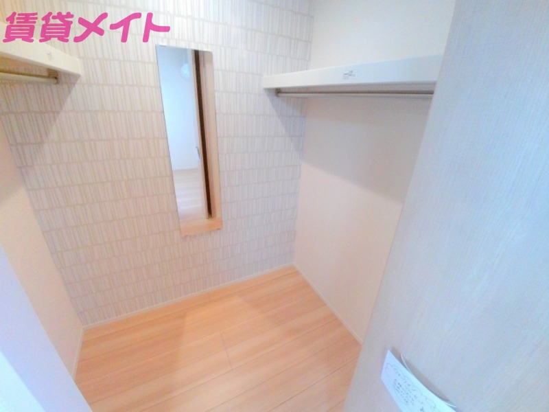 収納　同建物の別部屋写真です