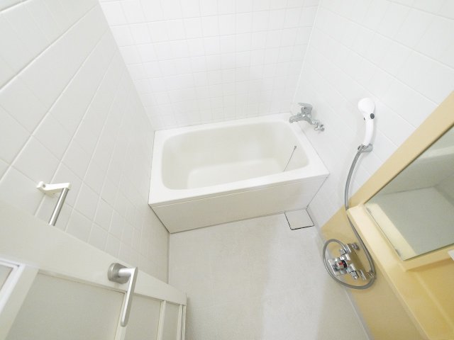 バス・シャワールーム　ゆったり過ごせるお風呂です