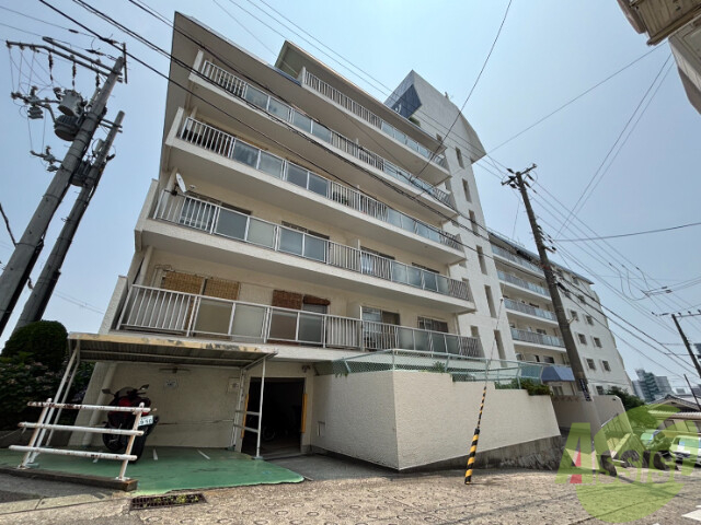 建物外観　タイル張りマンション