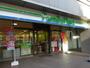 コンビニ　ファミリーマート　朝日生命代田橋ビル店（コンビニ）まで216m