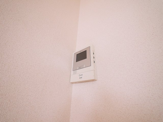 セキュリティ　お顔が見えるモニター付きインターホンで安心。