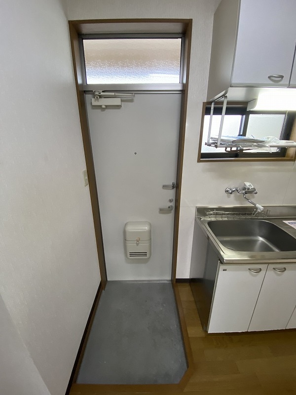 玄関　玄関はコンパクトです