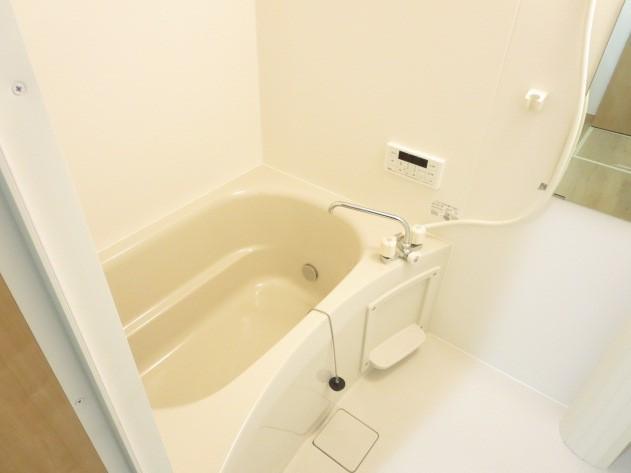 バス・シャワールーム　追い焚き機能付き