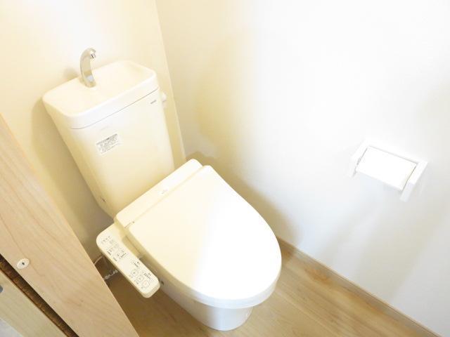 トイレ　ウォシュレット付き