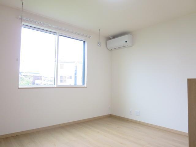 居室・リビング　10帖の洋室