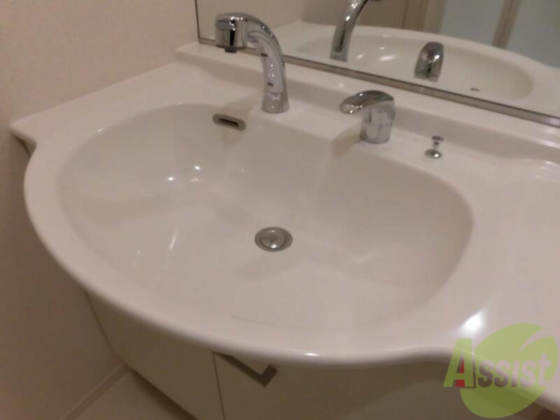 洗面設備　使いやすそうな広い洗面台