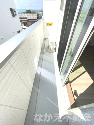 バルコニー　開放的で明るい空間を演出してくれるバルコニーです